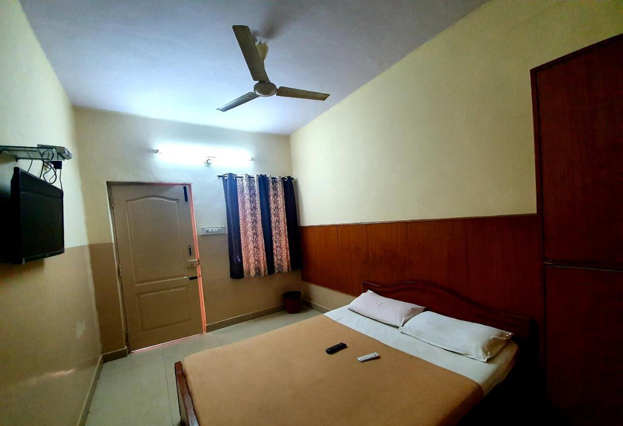 Hotel Veekay Residency Bangalore Exterior foto